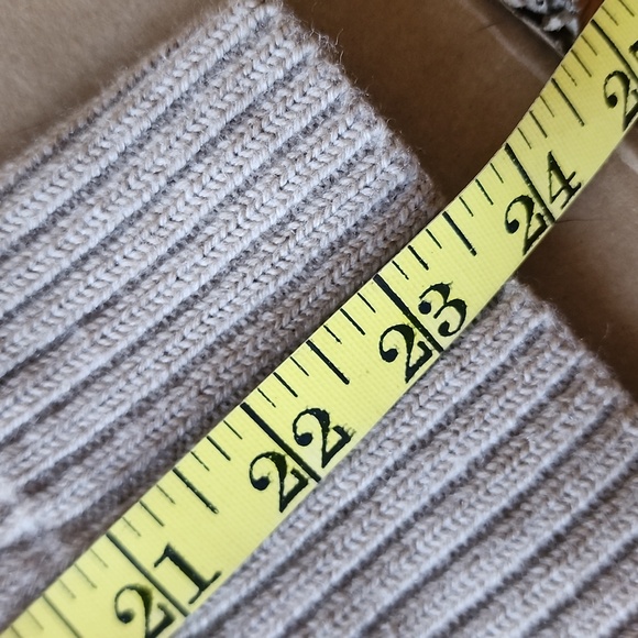 CASUAL CORNER Italian Merino Wool Sweater - Picture 10 of 10